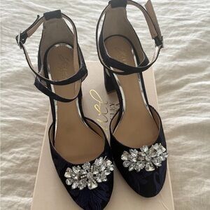 Badgley Mischka Aiyana Crystal Embellished Pumps Size 7 EUC